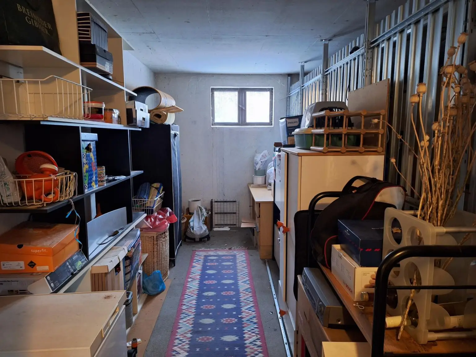 Großes Kellerabteil