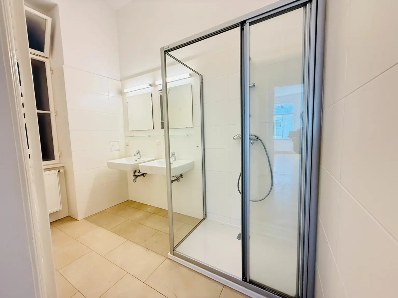 TOPLAGE - NÄHE AUGARTEN | PERFEKTE 5 ZIMMER | TRAUMHAFTER ALTBAU | U-BAHN NÄHE