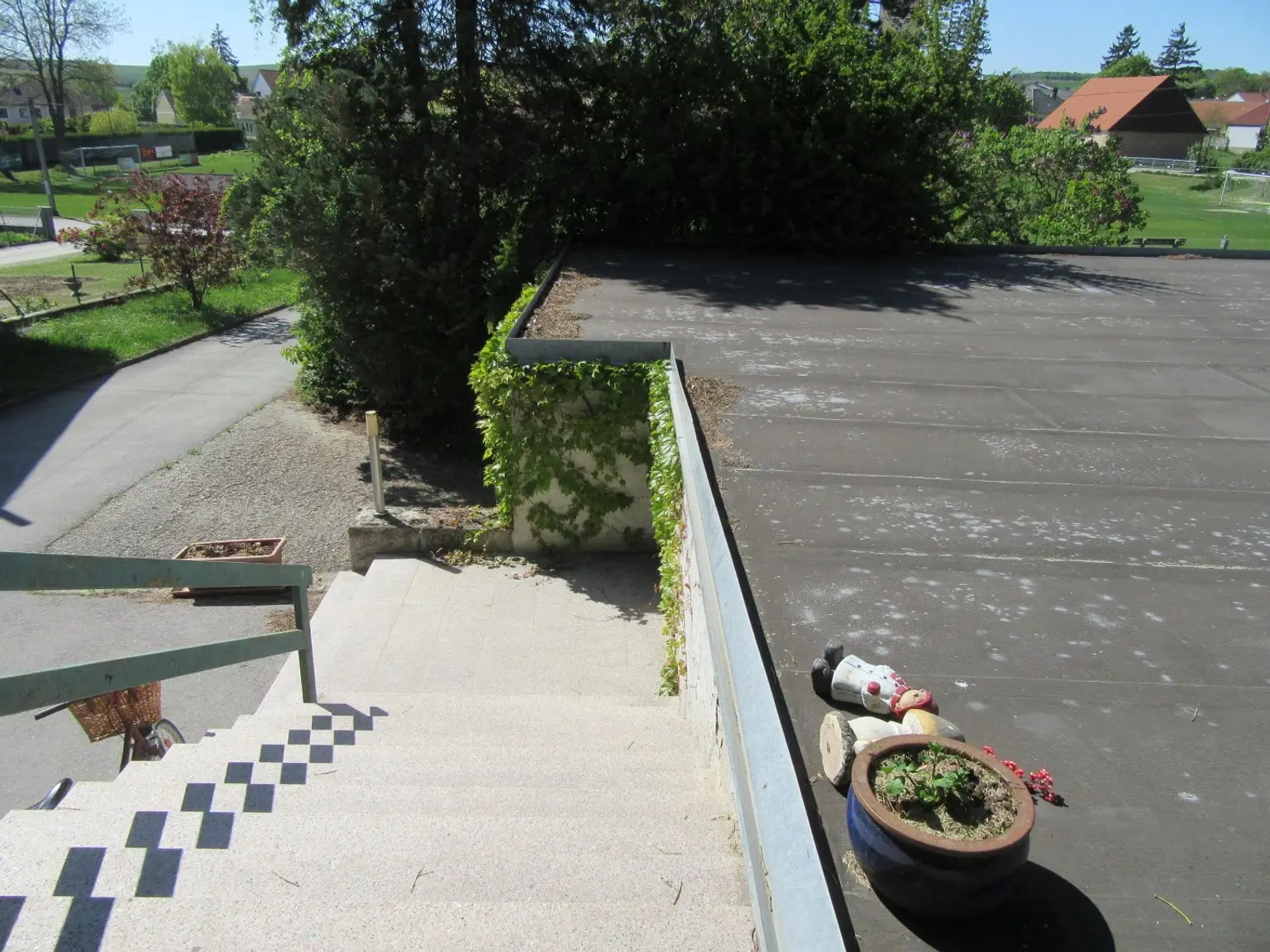 11 Garten vorne