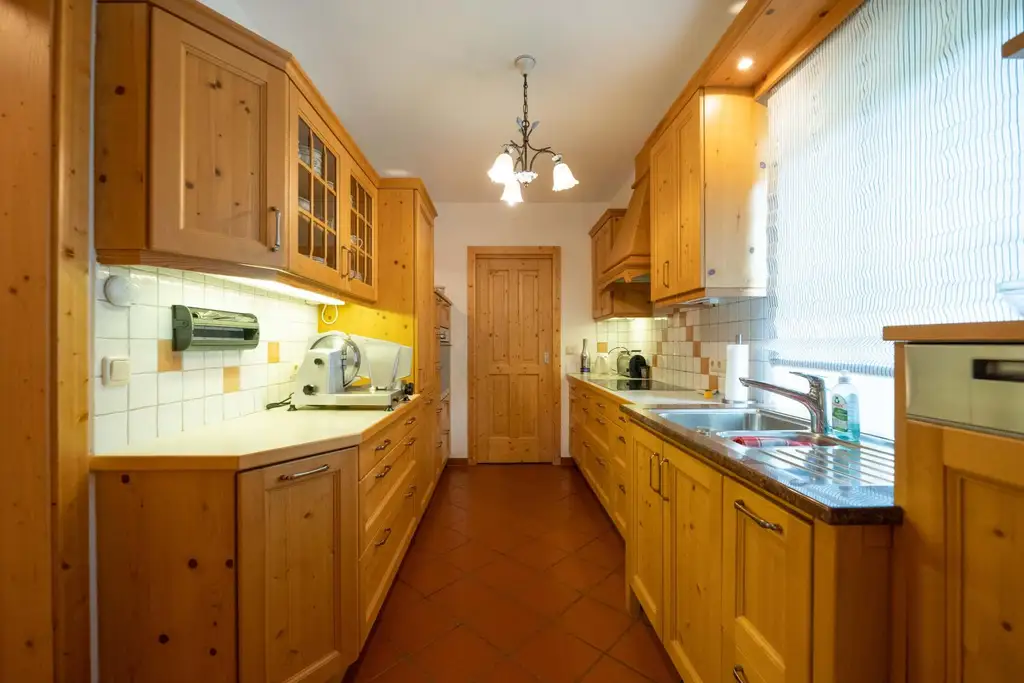 Einfamilienhaus mit Wintergarten, Sauna, Weinkeller & Weitblick in Ratsch an der Weinstraße