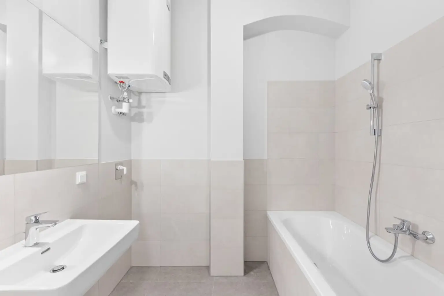 Altbaueigentumswohnung in generalsaniertem Altbau "gewidmet für dauerhafte Kurzzeitvermietung (z.B. AirBnB)"