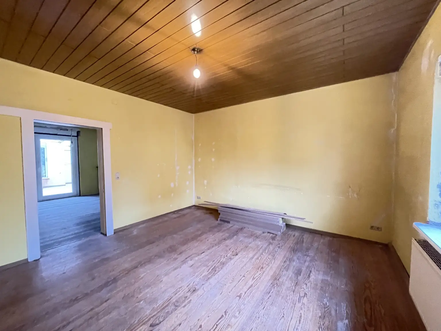 Einfamilienhaus in St. Wendel:
        Alles in Ihrer Nähe ...!