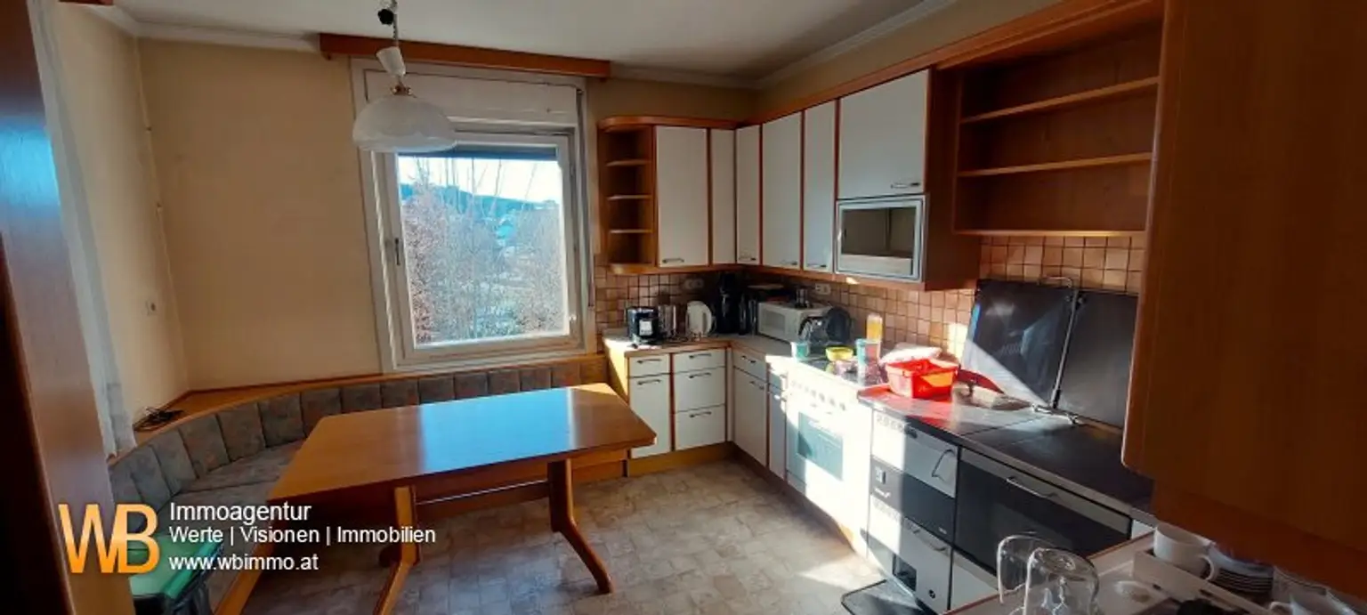 Fernblick 3 Geschoße, über 200m² WNFL + 100m² Lager + 4300m² Eigengrund