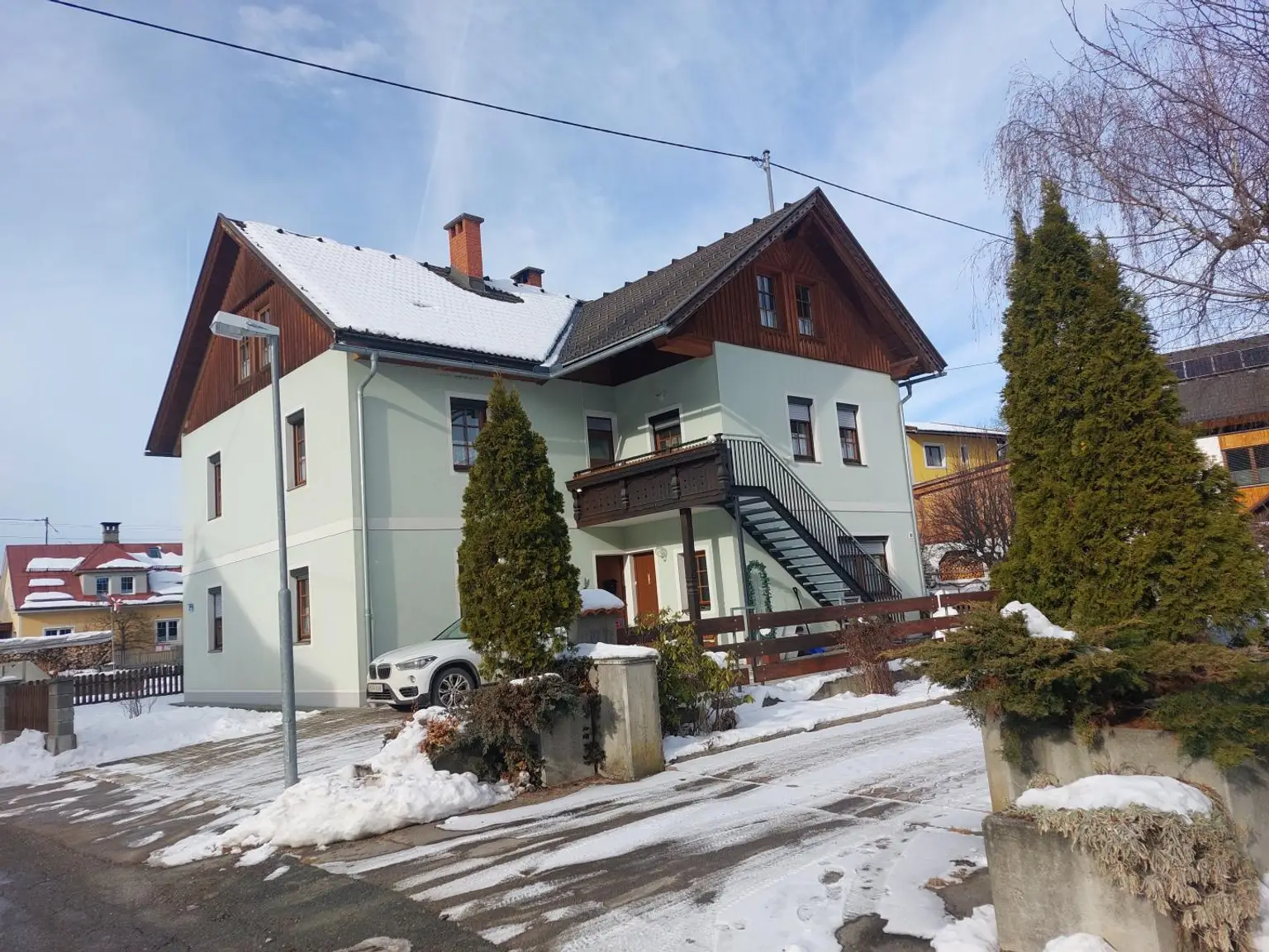 Außenansicht mit Treppe