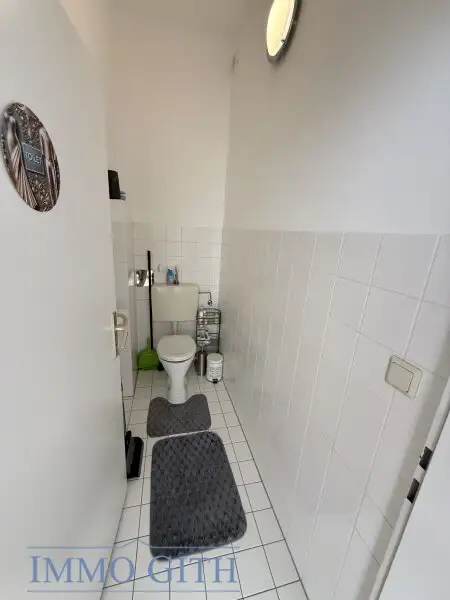 UNBEFRISTETE 2-ZIMMER-WOHNUNG MIT LIFT & U1 „ALTES LANDGUT“ VOR DER TÜR – 1100 WIEN ZU MIETEN!