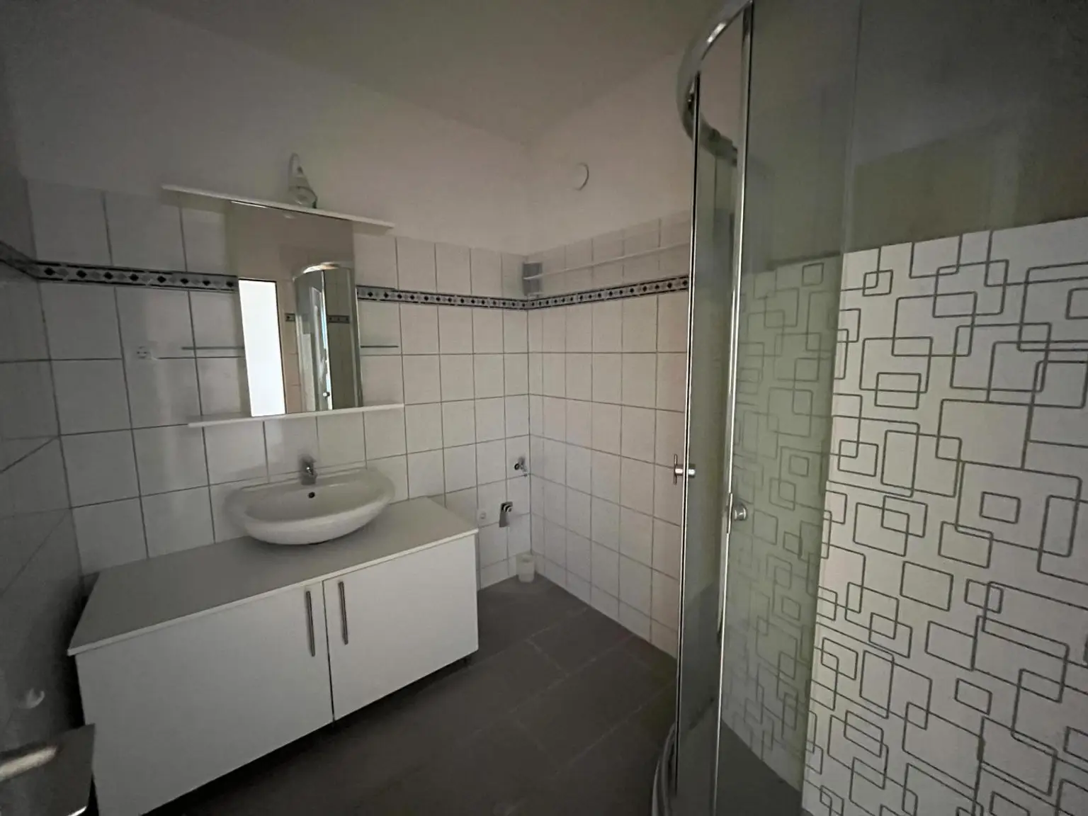 Zentrumsnahe Wohnung mit Küche, Loggia und tollem Ausblick!