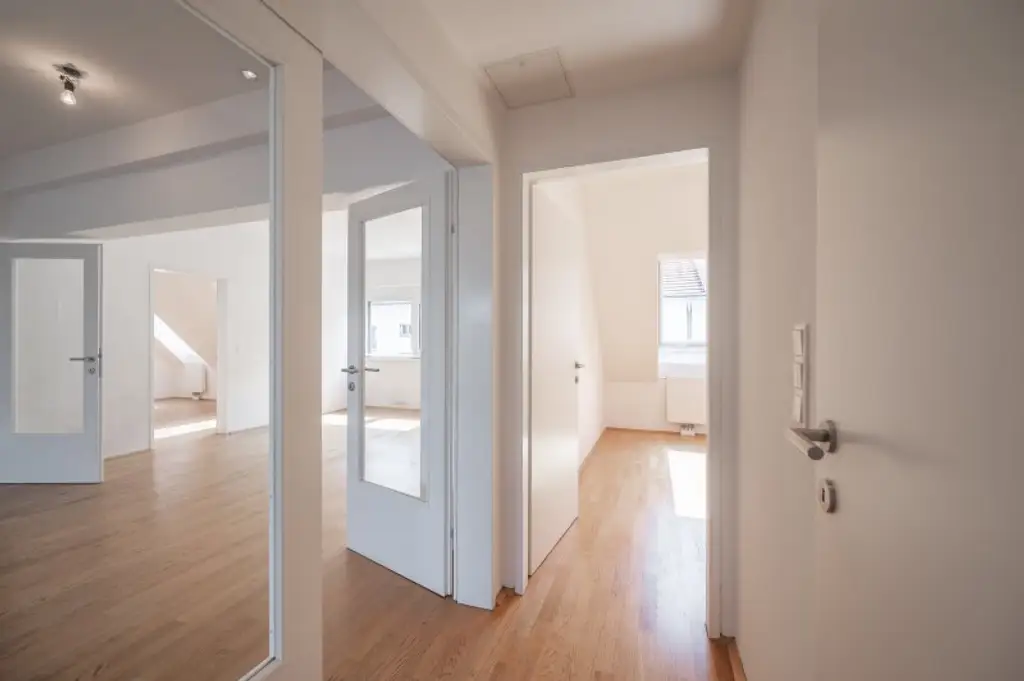 ++NEU++ Fantastisch aufgeteilte 4 Zimmer DG-Wohnung in absoluter Bestlage des 09. Bezirks - Viktor Frankl Park / Mariannengasse. +++ Dachterrasse! ++++