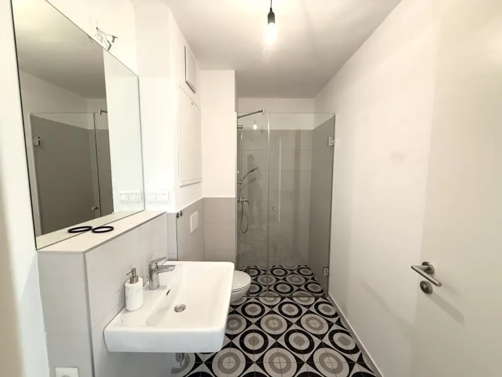 schöne 2-Zimmer Wohnung in ruhiger Lage mit guter Infrastruktur- nahe U4 Hietzing - ab 01.01.2026