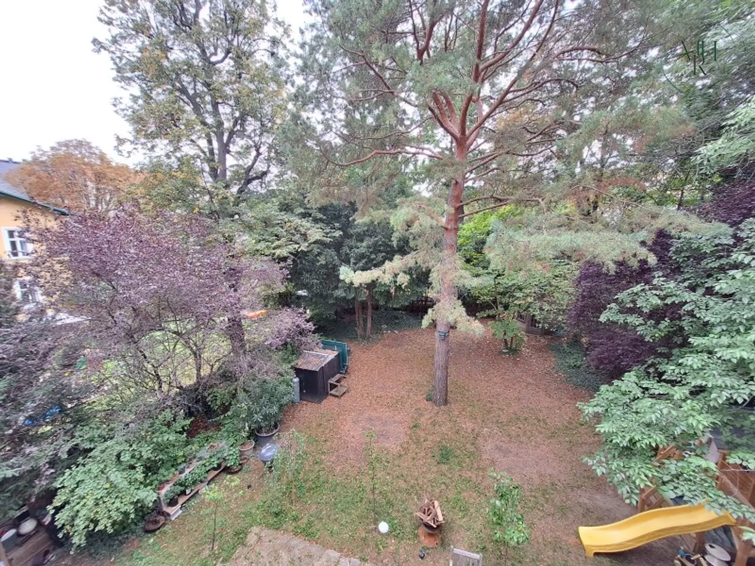 Exklusiv Wohnen in Toplage Währings - hochwertig sanierte Penthousemaisonette mit Grünblick und Garten