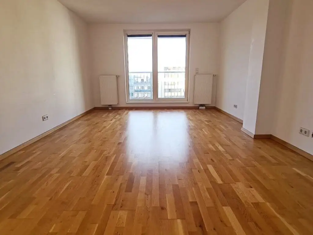 DACHGESCHOSS, gepflegte 103 m2 Neubau mit Loggia und Balkon, Wohnküche, 3 Zimmer, Wannenbad, Parketten, Holbeingasse
