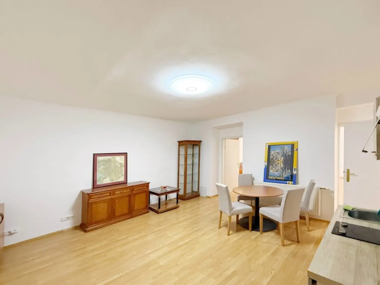 Zentral gelegene möblierte 3-Zimmer-Wohnung hinter dem Rathaus
