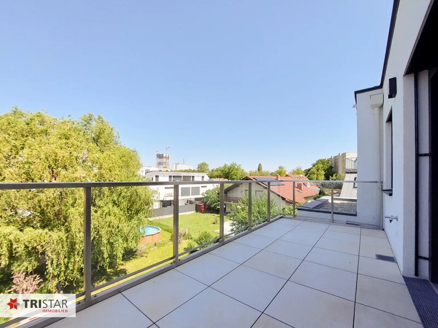 Moderne Dachgeschoßwohnung in 1220 Wien – Erstbezug mit Balkon und Fußbodenheizung!