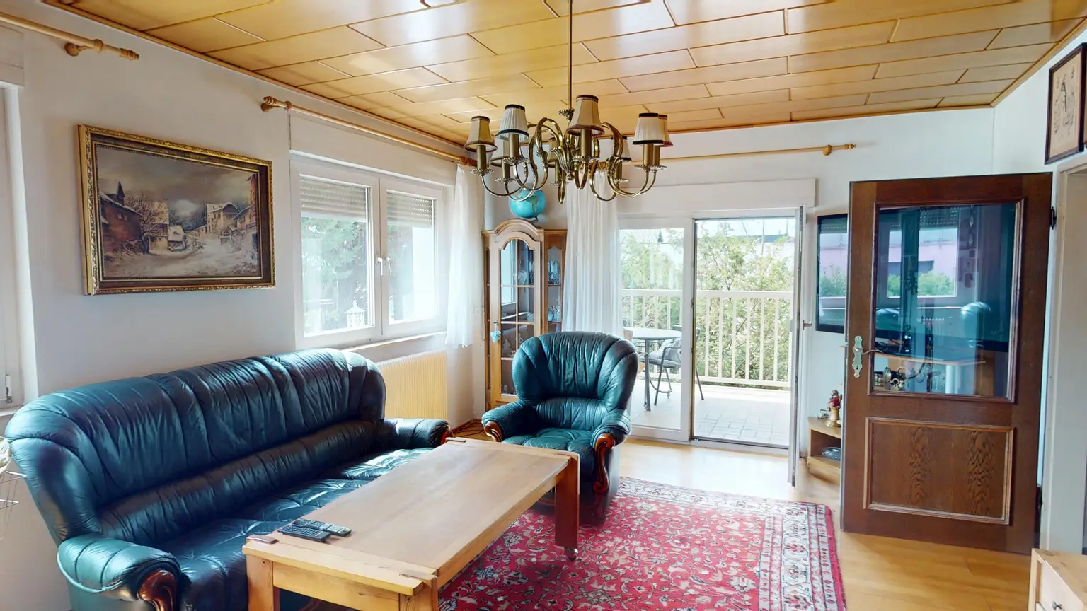 Großzügiges Zweifamilienhaus mit großem Garten und viel Potenzial