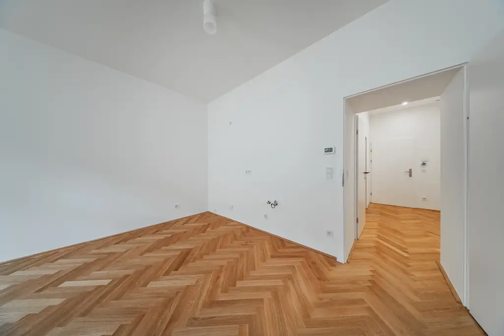 Klein, fein, neu saniert – stilvolles Altbaujuwel im Erstbezug!