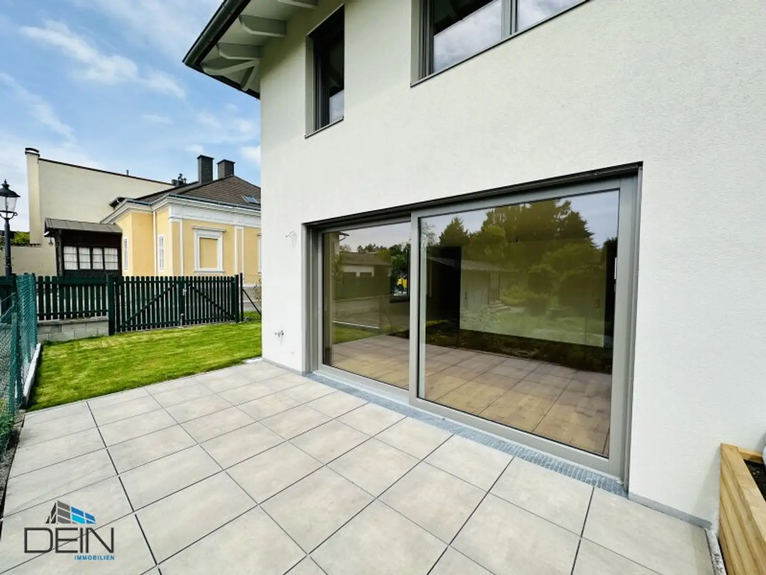 NEU! TRAUMHAFTE 4 ZIMMER DOPPELHAUSHÄLFTE MIT EIGENGARTEN NÄHE ZENTRUM UND BAHNHOF!