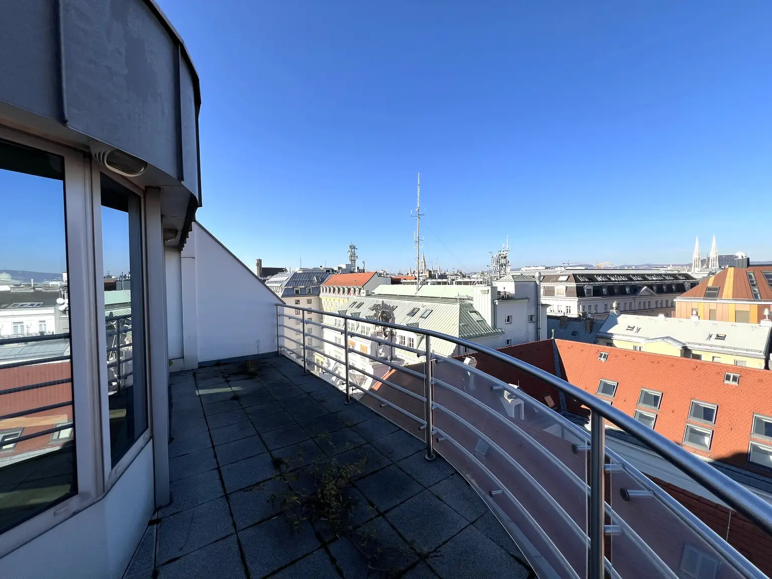 IN VORBEREITUNG: Moderne, klimatisierte 3-Zimmerwohnung mit Terrassen und Wintergarten im Wiener Zentrum