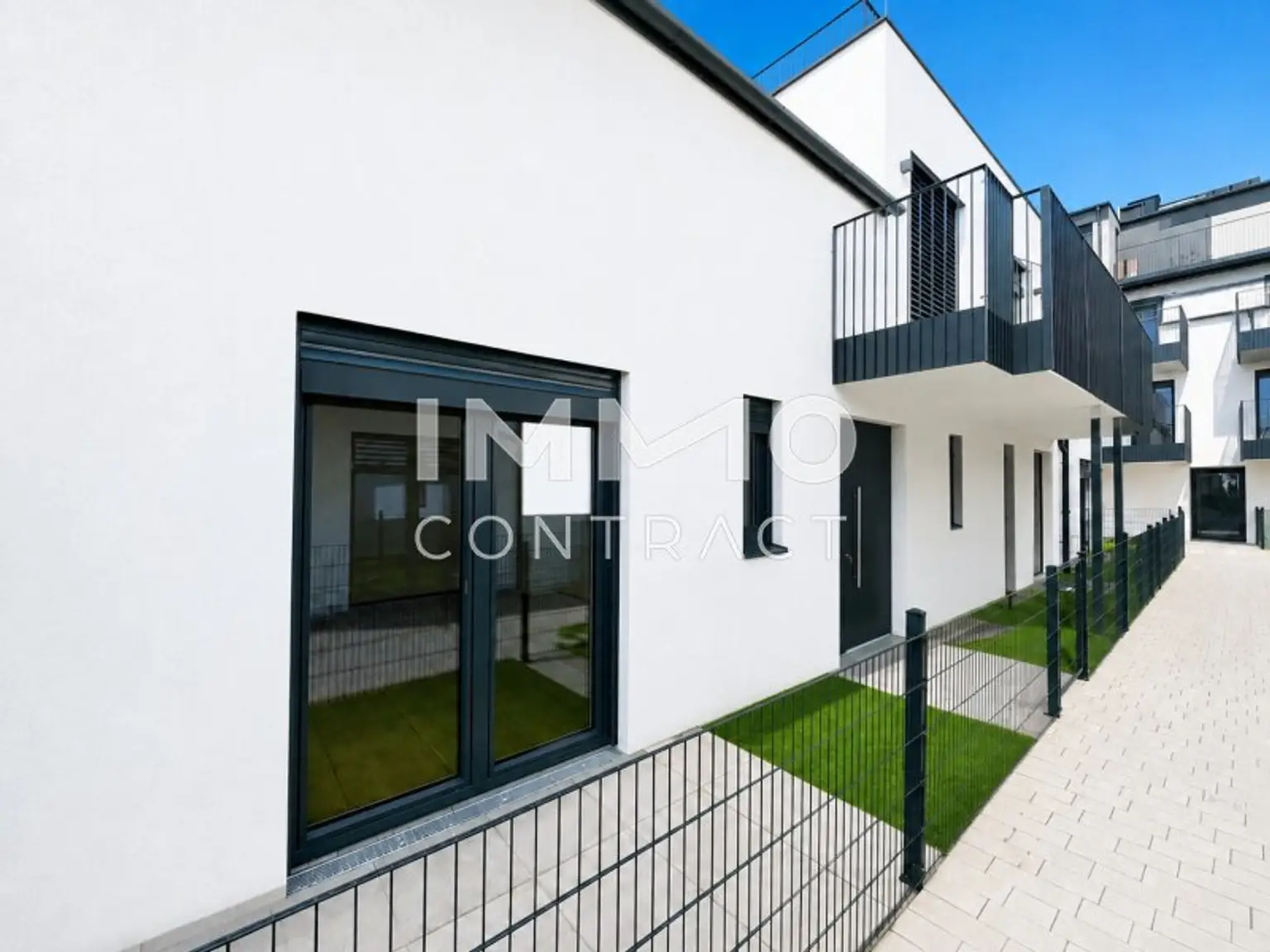 AUSSENANSICHT_HAUS