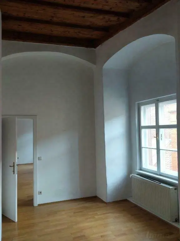 Provisionsfrei: günstige 3-Zimmer-Altbauwohnung in der Innenstadt zwischen Glockenspielplatz und Dom