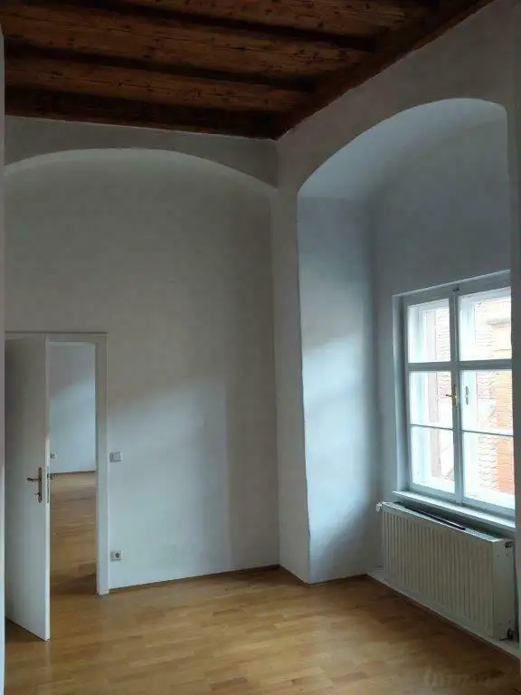Provisionsfrei: günstige 3-Zimmer-Altbauwohnung in der Innenstadt zwischen Glockenspielplatz und Dom