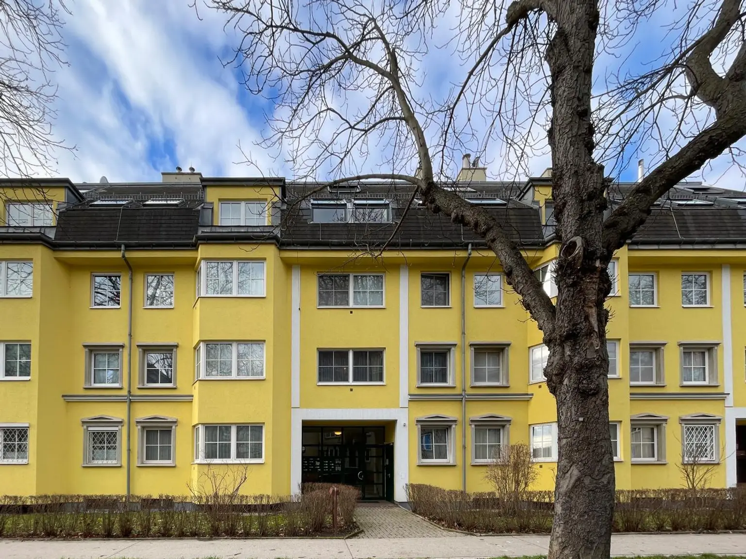 !!! Perfekt für Student(inn)en WG oder für Familien! DG-Maisonette zu mieten!