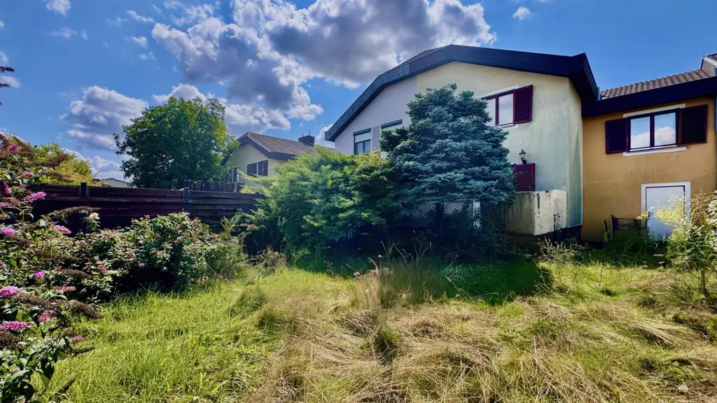 Reihenhaus mit Garten, Keller und Garage