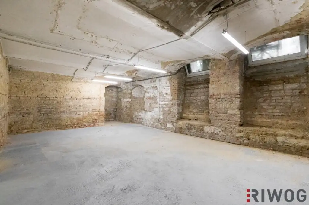 165 m2 Souterrain LAGER in der EMBELGASSE // zugehöriges WC + DUSCHE