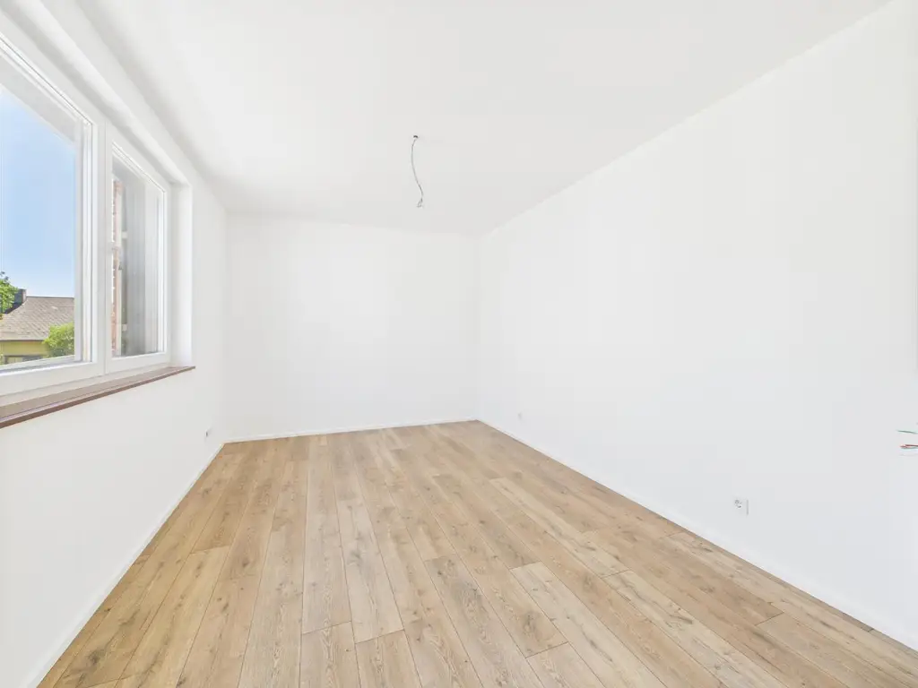 Wels-West: Luxuriöse Doppelhaushälfte mit Salzwasserpool, smarter Hausechnik & 149 m² Wohnfläche