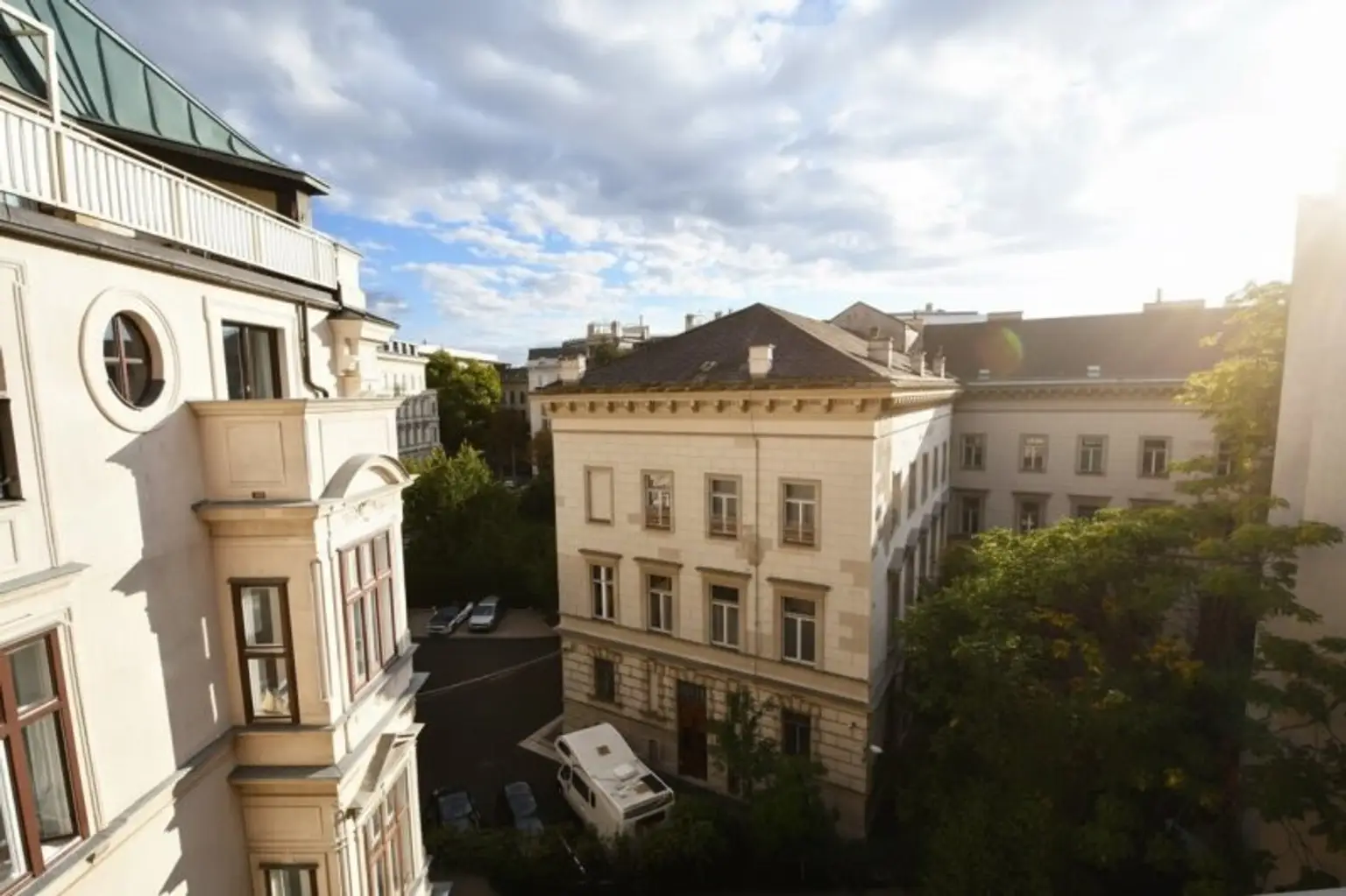 Exklusive Palais Büro mit Terrasse im Botschaftsviertel