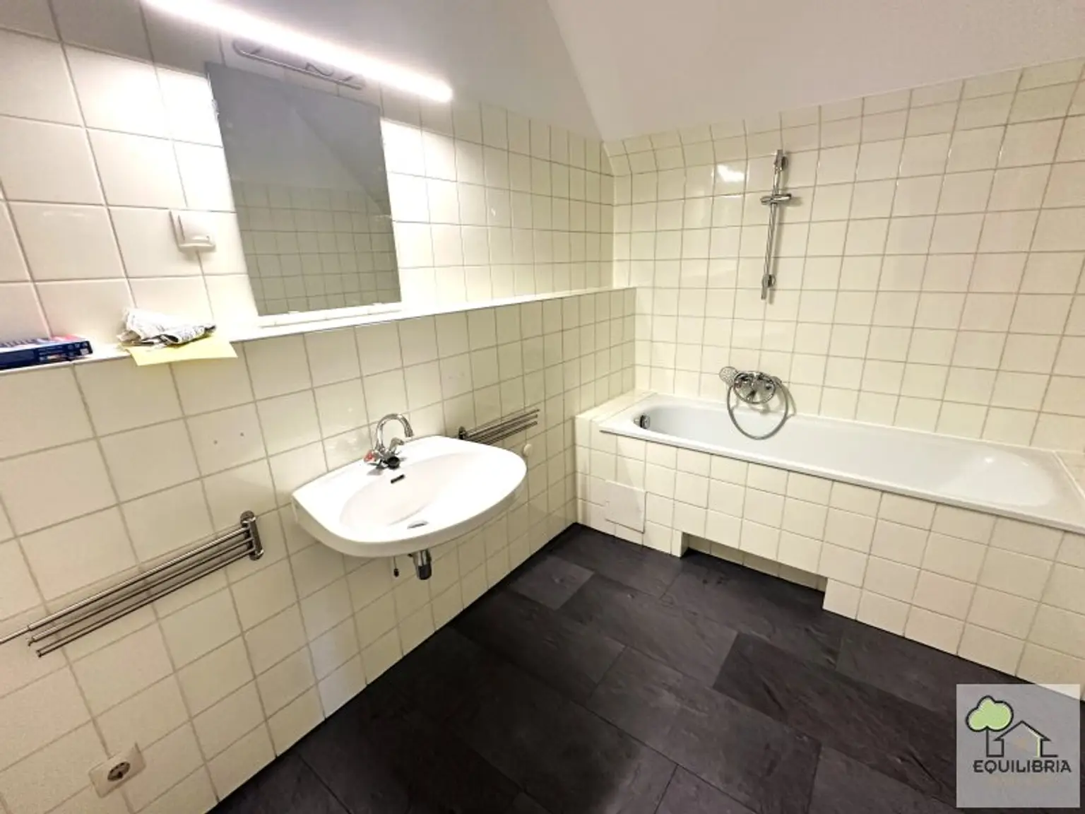 1130-WIEN- 2-ZIMMER-WOHNUNG MIT 2 TERRASSEN IN U-BAHN NÄHE