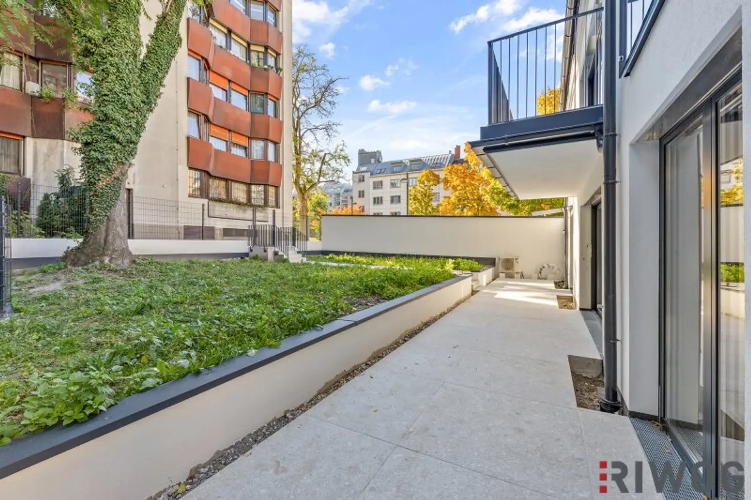 SANIERTES HAUS + 140m² SÜD-GARTEN | 5 MIN vom BHF MEIDLING (U6/S-Bahn) | LUFTWÄRMEPUMPE | RUHELAGE | NUTZUNGSRECHT 250m² Grünfläche