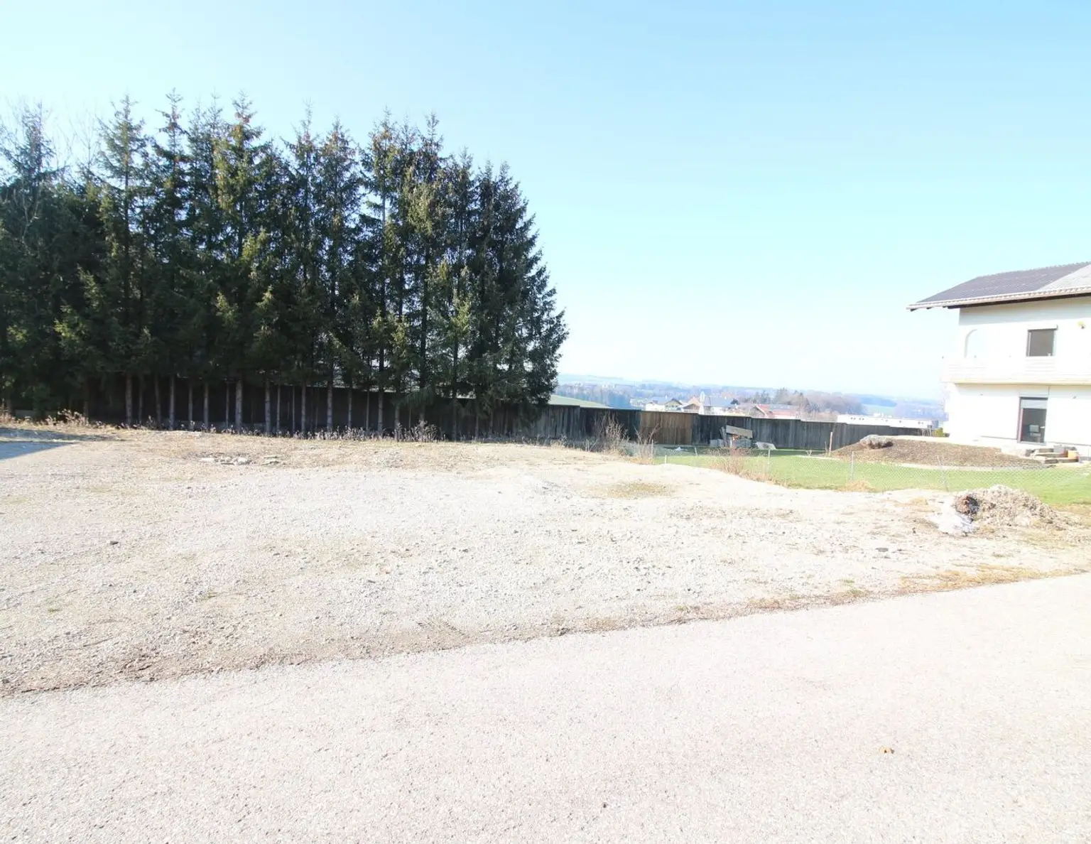 382 m² BAUPARZELLE NÄHE OBERTRUM - Baubewilligung für eine Doppelhaushälfte!