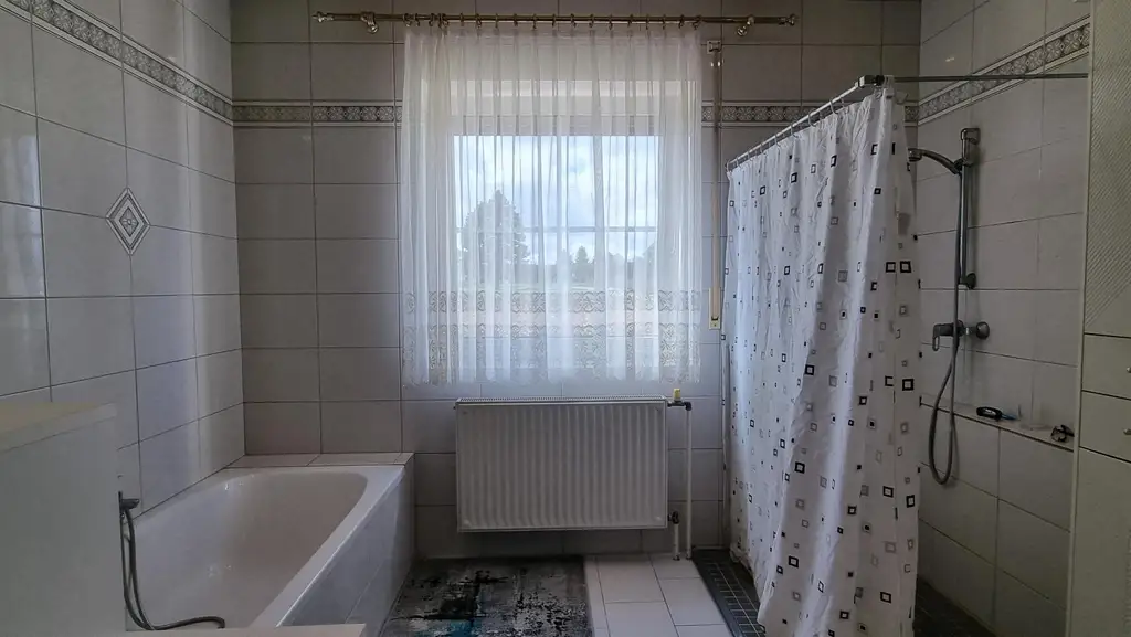 Familienidyll in Eggendorf – großzügiges Einfamilienhaus mit Terrasse und Pool