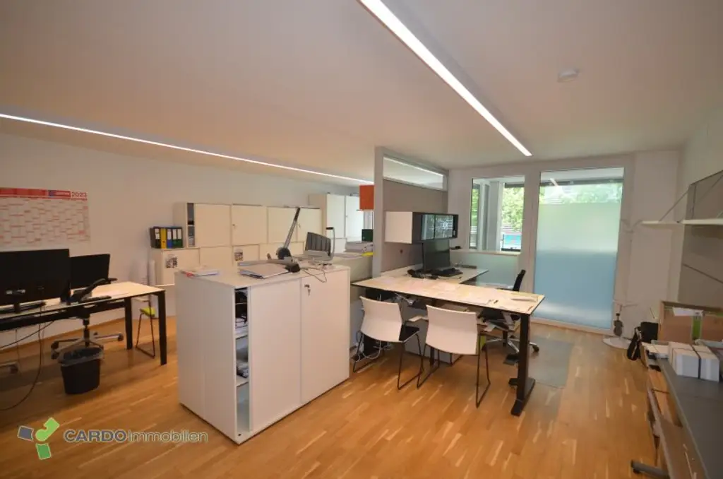 Moderne, flexibel gestaltbare Büroflächen vis-à-vis UNO City  ca. 289 m², Terrasse & Loggien