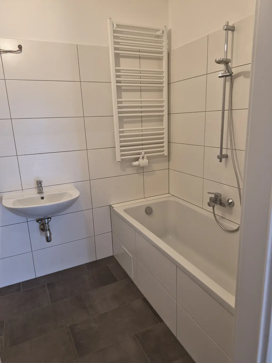 Neubau: Ca. 76 m² Wohnung mit Balkon