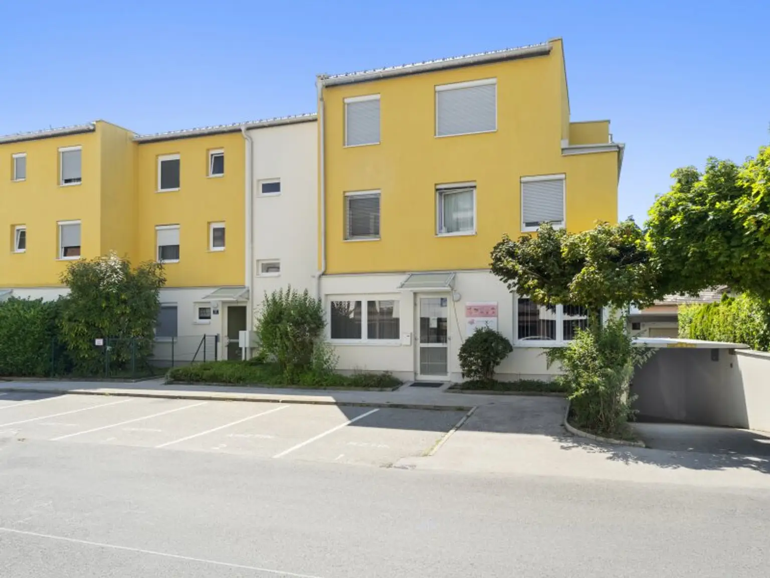 Traumhafte und junge 4 Zimmer 110m² Terrassenwohnung plus 2 Tiefgaragenplätze - Stadtwohnung - Hans-Sachs-Straße