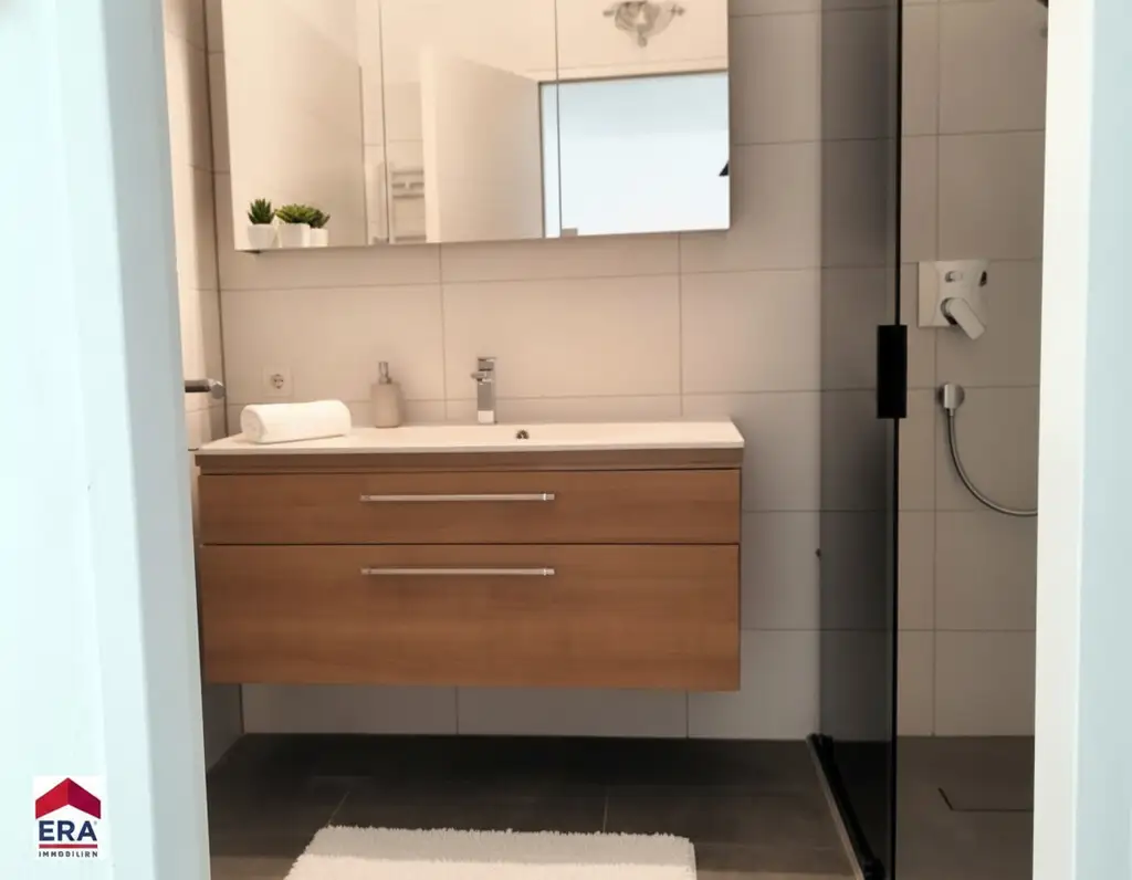 Zentrale 2-Zi-Wohnung mit Loggia & Garage in Linz-Biesenfeld, vollrenoviert, UNI Nähe!