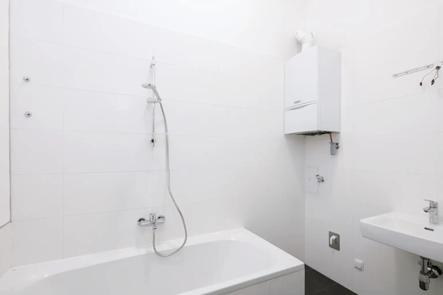 Stilvolle Altbauwohnung ca.107m² mit Balkon in Toplage 1070 Wien!