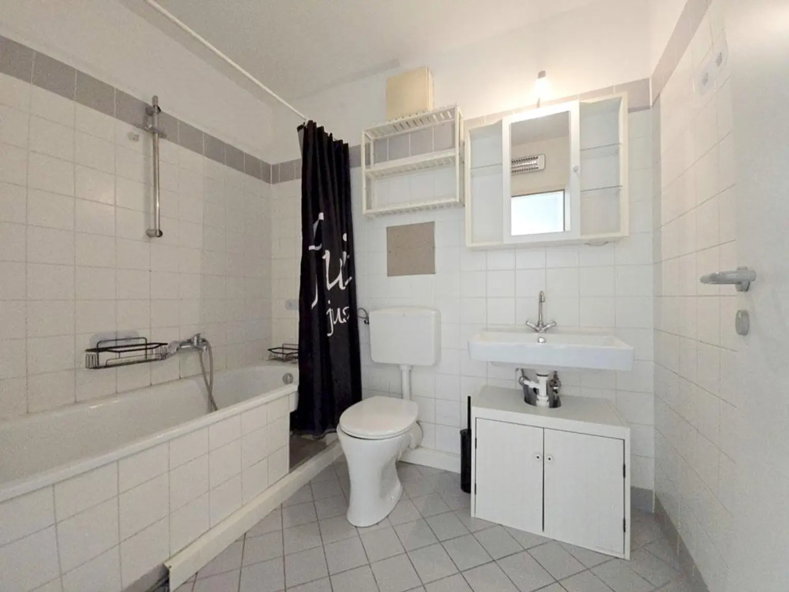 RESERVIERT! 1200 Wien/Leystraße: Zw. Donau und Donaukanal: Entzückende Garconniere mit Loggia