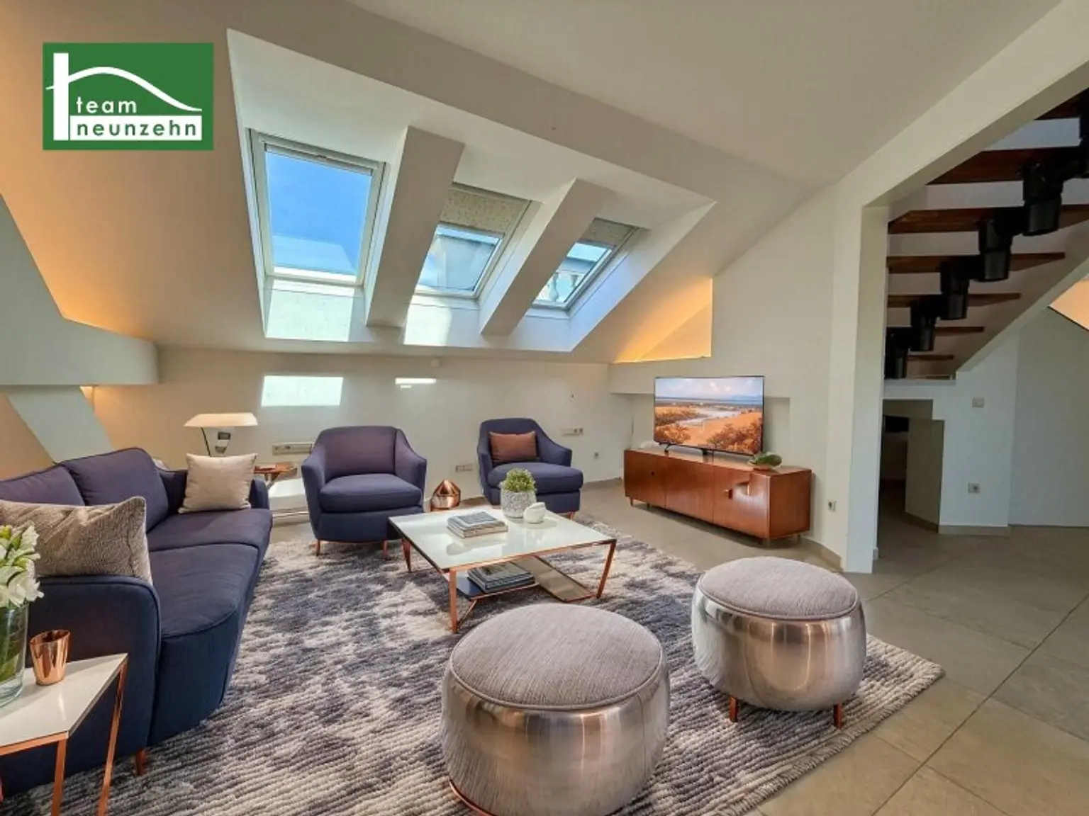 Exklusive 4-Zimmer-Dachgeschoss Maisonette Wohnung mit Terrasse und Aufzug direkt ins Penthouse — 1060 Wien!