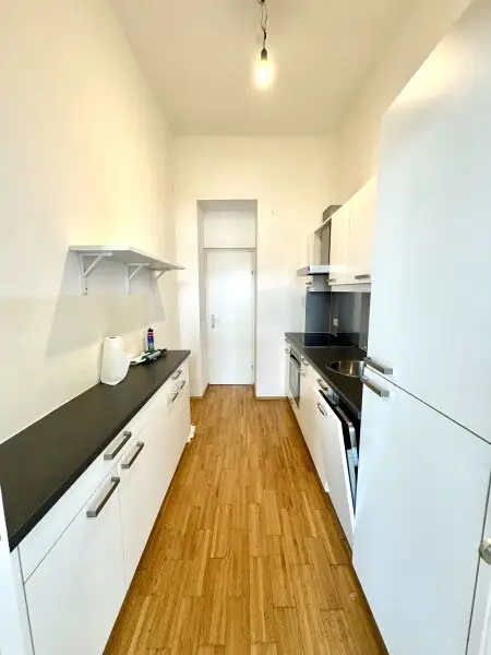 NEU! WG-Geeignete 3,5 Zimmerwohnung in wunderschönem Altbauzinshaus!