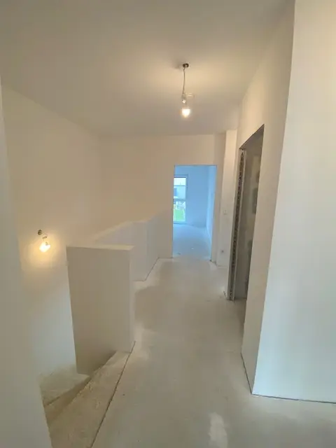 Moderne Doppelhaushälfte in Parndorf: Erstbezug mit Garten und Terrasse!