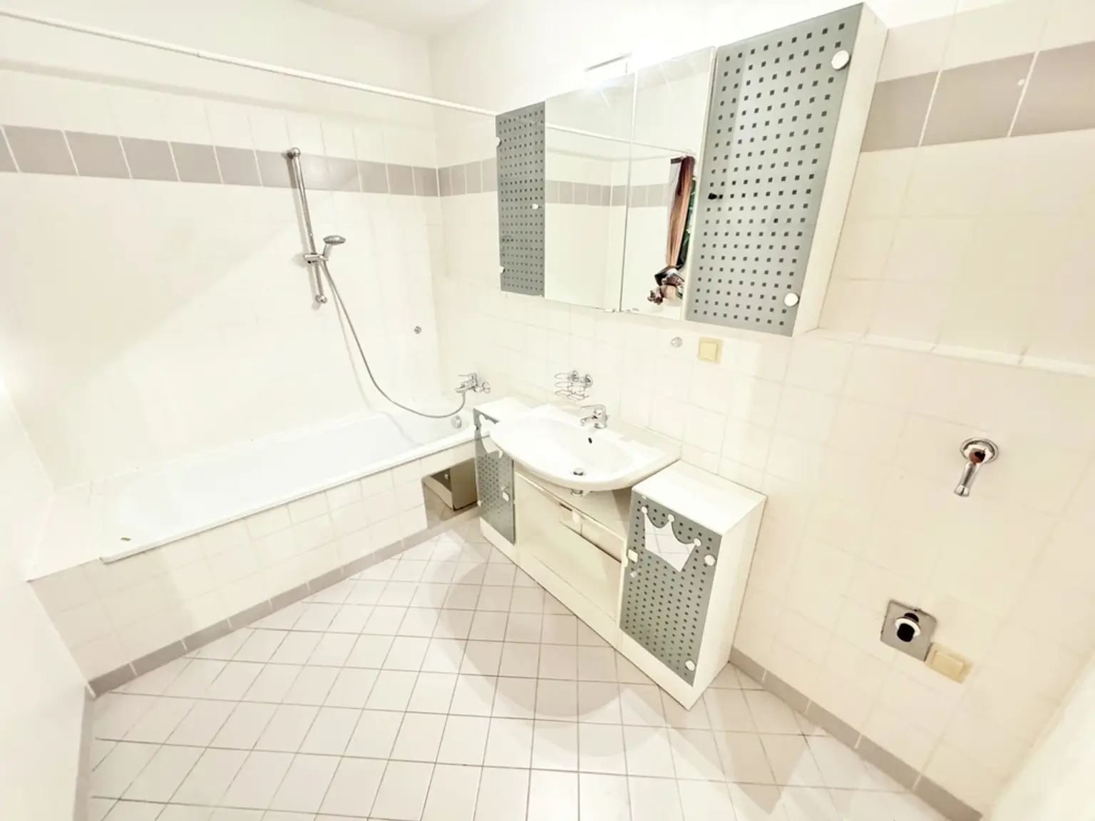 GARTENTRAUM | OPTIMAL AUFGETEILTE 2 ZIMMER | TOP-GRÜN-RUHELAGE