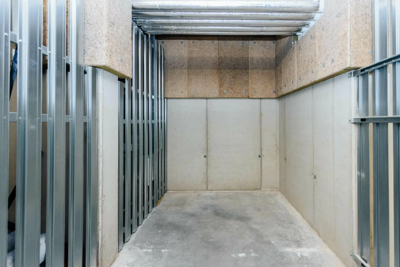 riesiges Kellerabteil