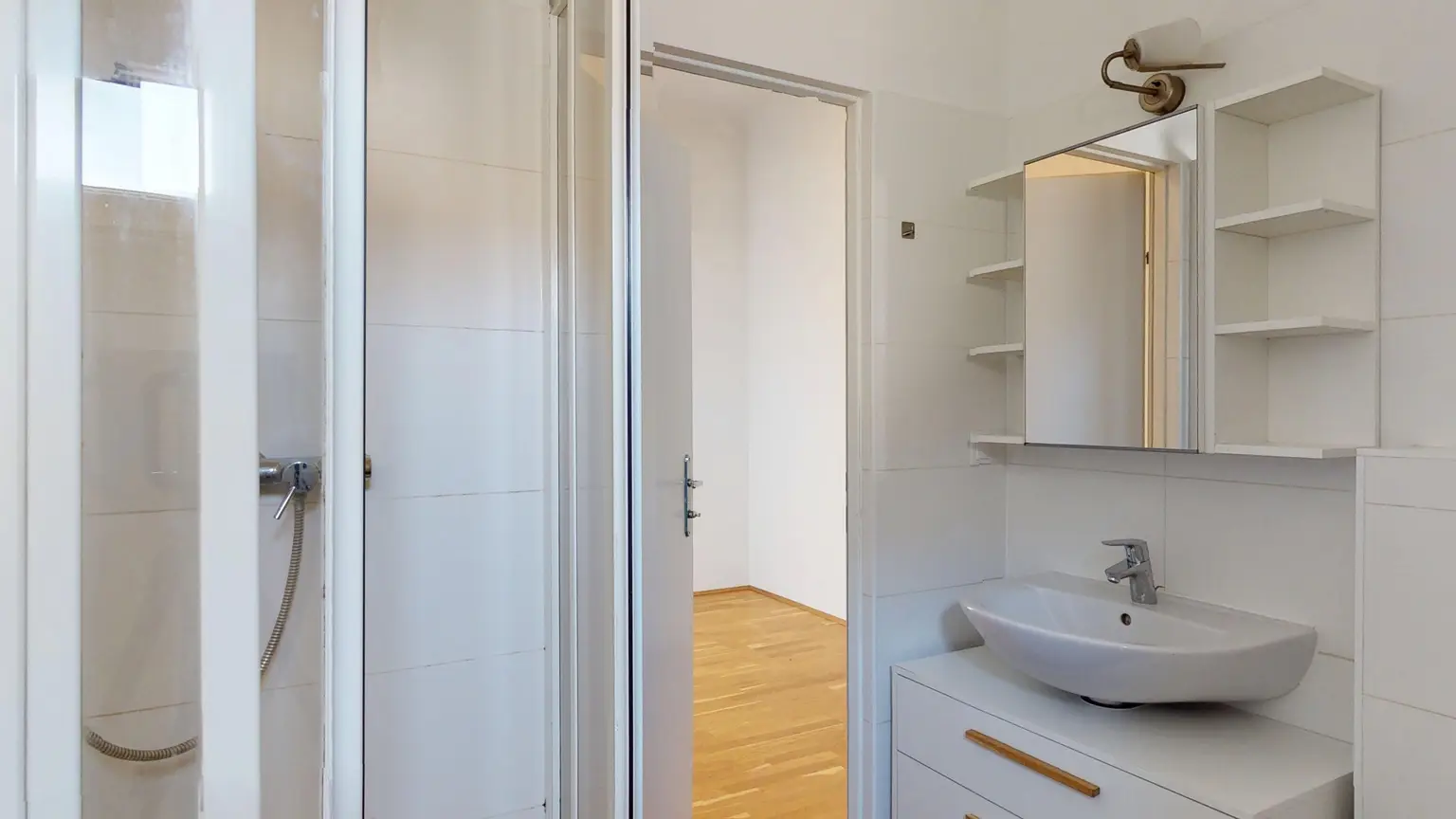 Rembrandtstraße: Augarten Nähe - Ruhelage - Geräumige 2 Zimmerwohnung im 3. Stock ohne Lift