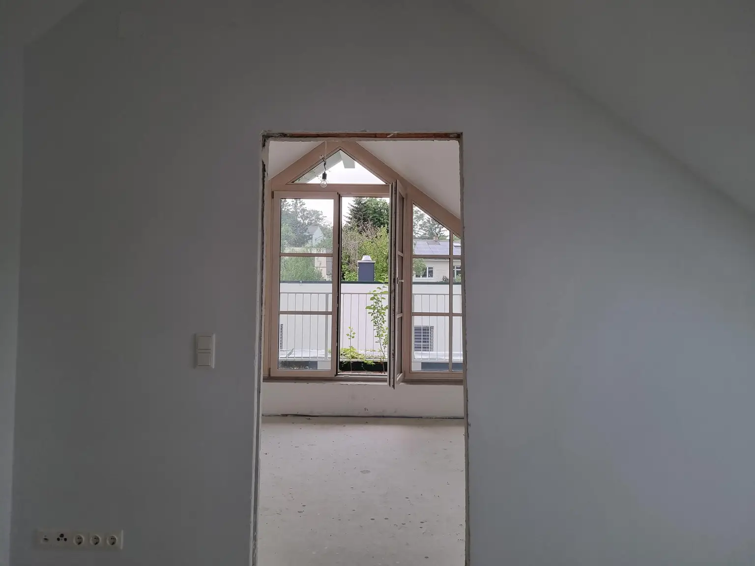 Bad Vöslau - Moderne Dachgeschosswohnung mit Terrasse