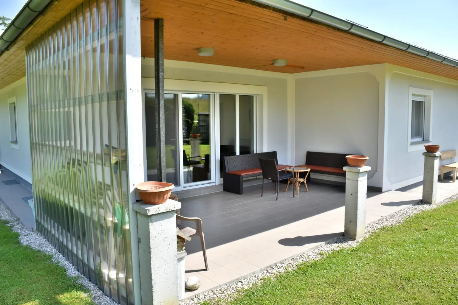 Vollunterkellerter Bungalow mit großem sonnigen Grundstück
