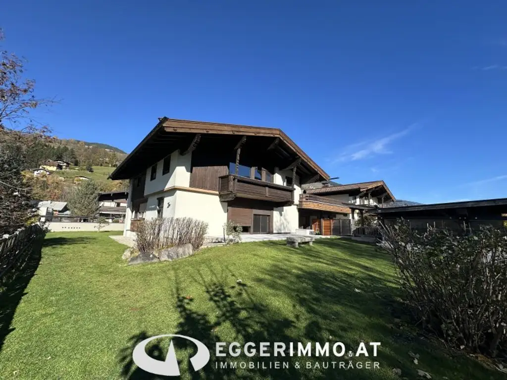 Spacious Detached House with Garconniere in Country House Style with Large Garden for Rent