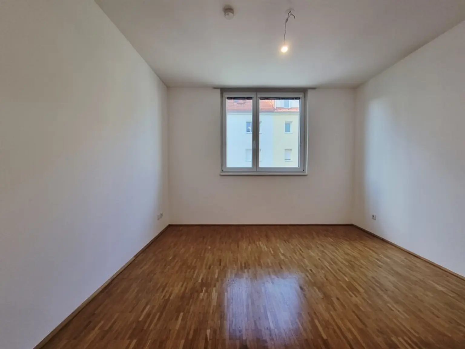 Attraktive 4-Zimmer-Wohnung mit Loggia zwischen Hauptbahnhof und Klinikum