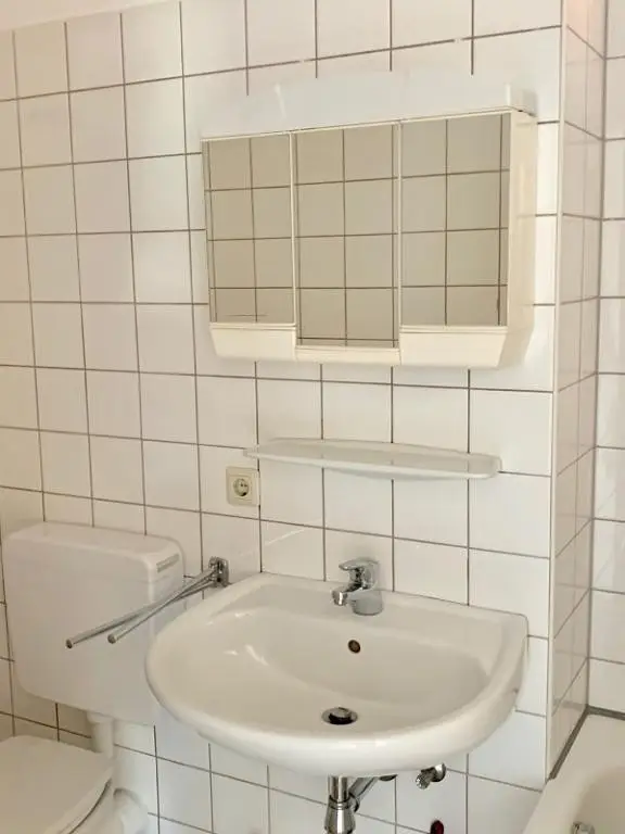 LINZ/URFAHR (AUBERG) : TOP-Mietwohnung ca. 42 m2 (2 Zimmer) +  BALKON mit Pöstlingbergblick +  KÜCHE