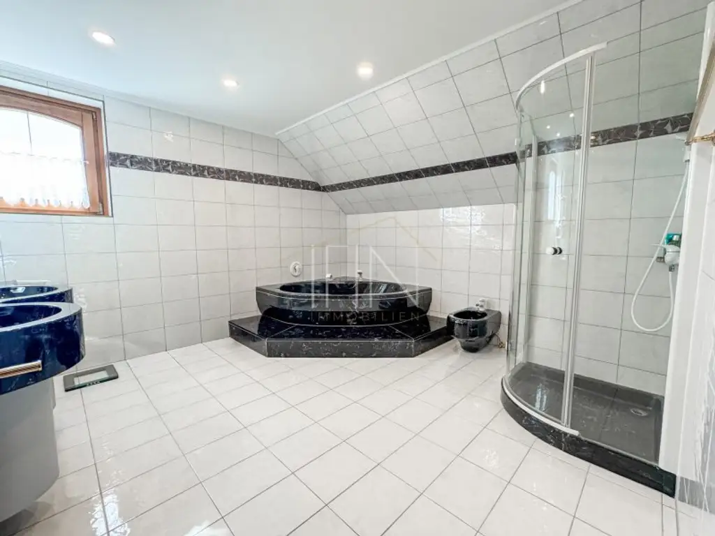 Einfamilienhaus mit Pool, Wellness & großem Garten in Hennersdorf